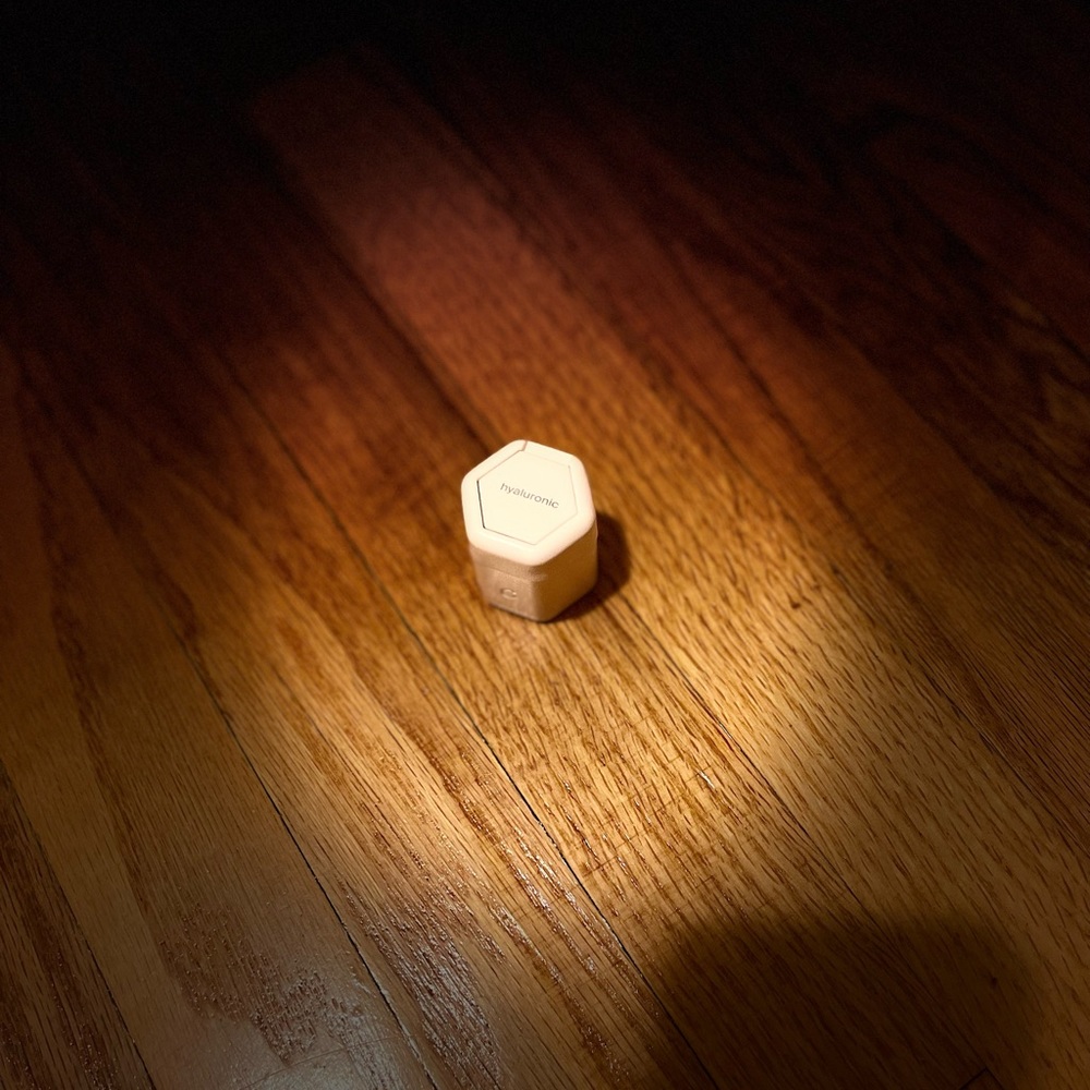 Keep Your Cadence Capsule! Petal color! Holds .56 oz